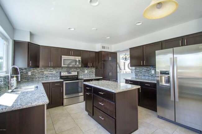 Building Photo - 18225 N 46th St