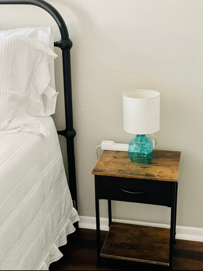 Building Photo - 336 Victor St