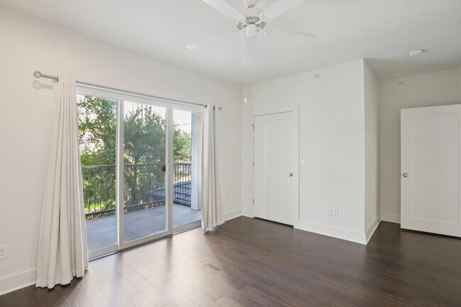 Building Photo - 908 Nueces St