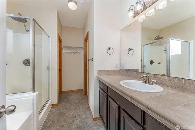 Building Photo - 2bd/2ba Maple Valley House