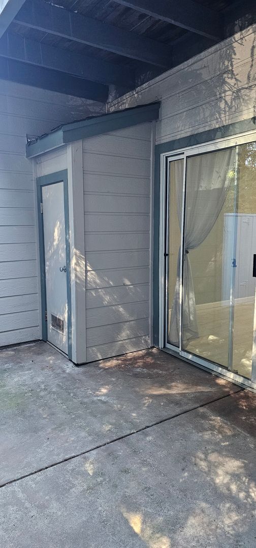 Building Photo - **Centrally Located in Santa Rosa!!**