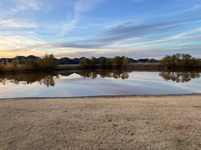 Building Photo - Deer Creek Schools