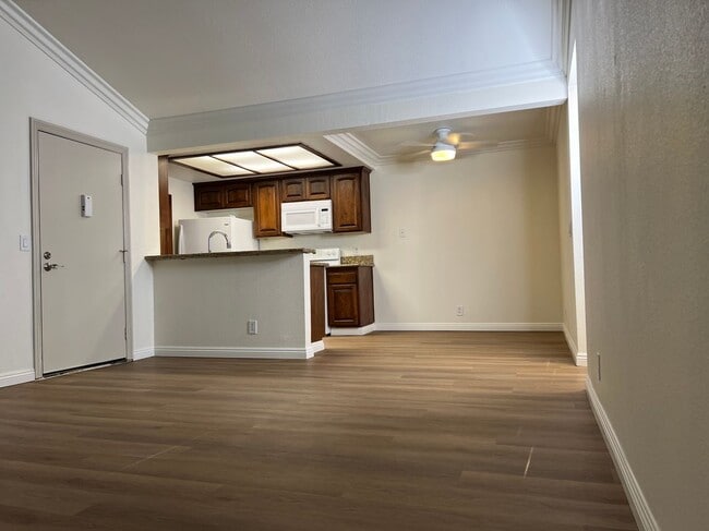 Building Photo - 3535 Banbury Dr