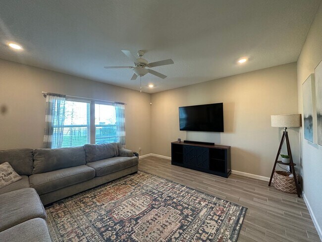 Building Photo - Spacious Home in Growing Area of St Johns County