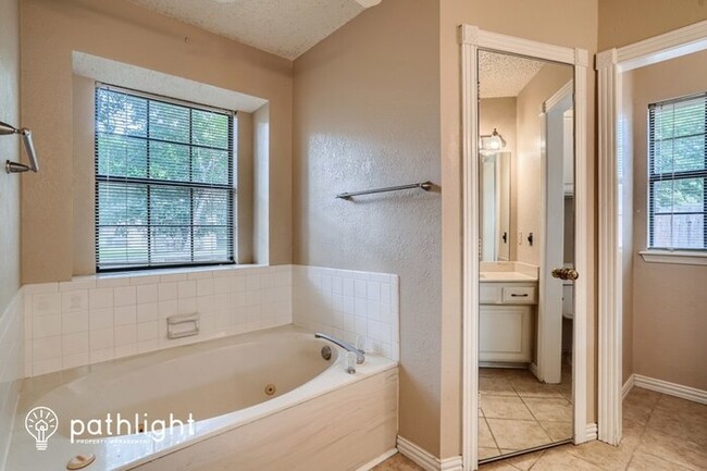 Building Photo - 4948 Wolf Creek Trail, Flower Mound, TX, 7...