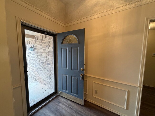 Building Photo - Beautiful 3-Bedroom Home in Quiet Neighborhood!