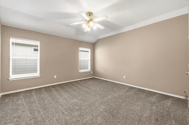 Building Photo - 11822 Green Willow Falls Dr