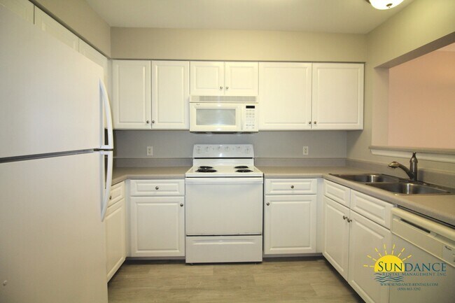 Building Photo - Beautiful 2 Bedroom Unit in Bluewater Bay