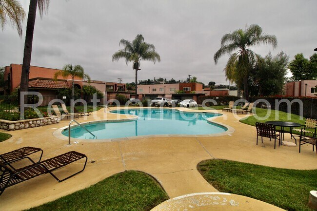Building Photo - Escondido, 1463-E N Broadway, Wood Floors,...