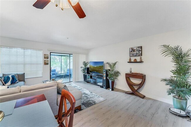 Building Photo - 563 Northbridge Dr