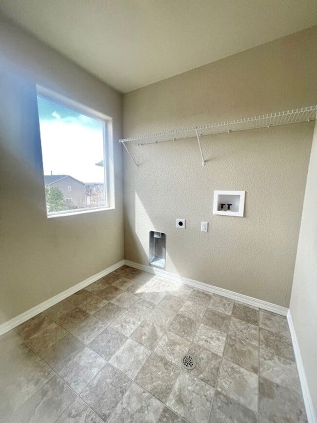 Building Photo - Stetson Hills Home with 3 Bedrooms and 2.5 Baths Available in May