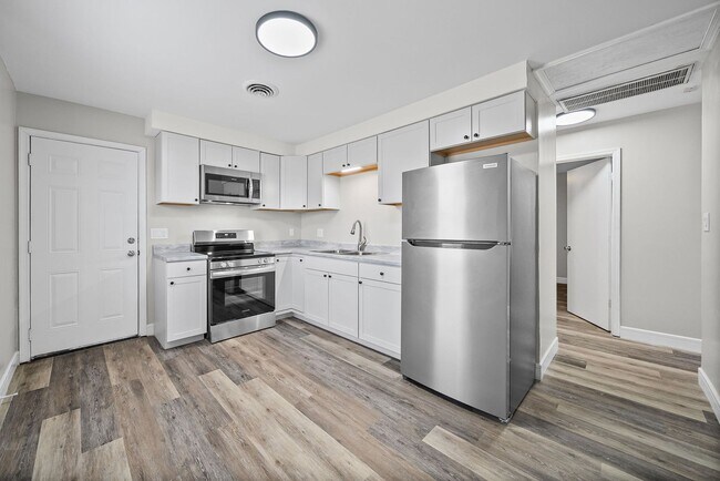 Building Photo - 135 Tandy Dr