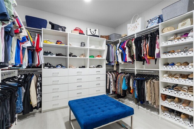 Building Photo - 4335 SW 174th Ave