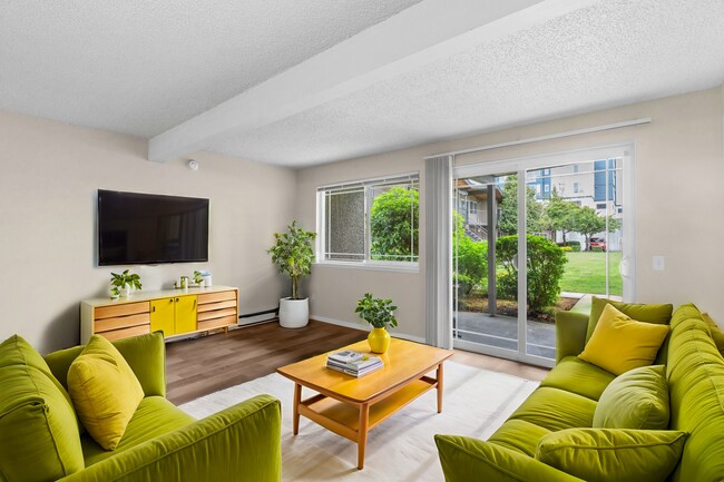 Staged Studio - Rainier Gardens Aparments