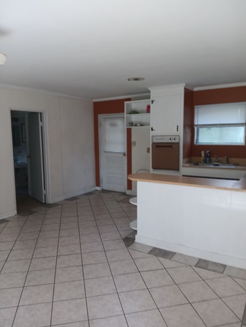 Building Photo - 2700 Jefferson Dr