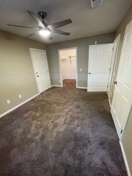 Building Photo - 4606 Wood Ave