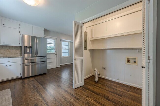 Building Photo - 385 Stonebridge Trail