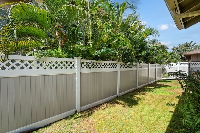 Building Photo - Kahoma Village: Fully furnished 4-bedroom, 2.5-bath home