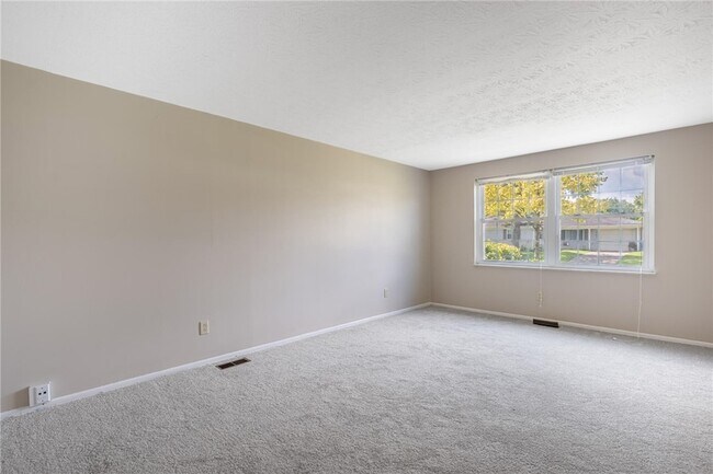 Building Photo - 7072 Cliffstone Dr