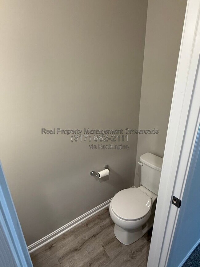 Building Photo - 5509 W Woodhaven Dr