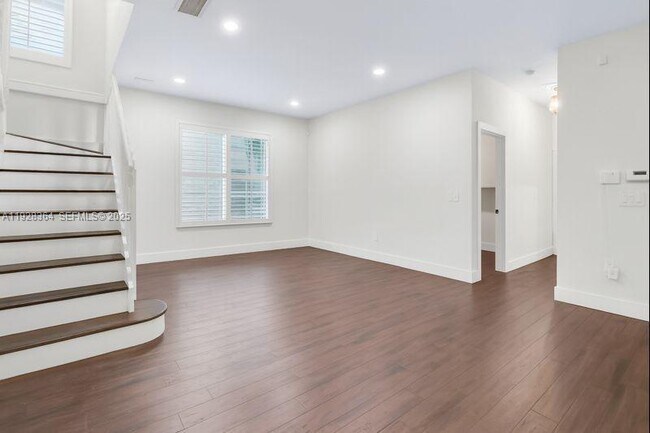 Building Photo - 16437 SW 28th St