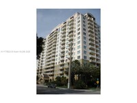 Building Photo - 2665 SW 37th Ave