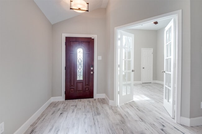 Building Photo - 3331 Hemingway Dr