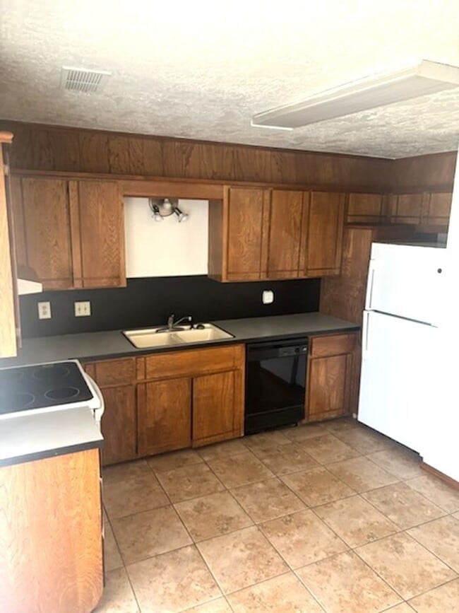 Building Photo - 2903 NE Tortoise Dr