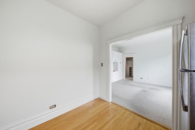 Building Photo - 2211 California St