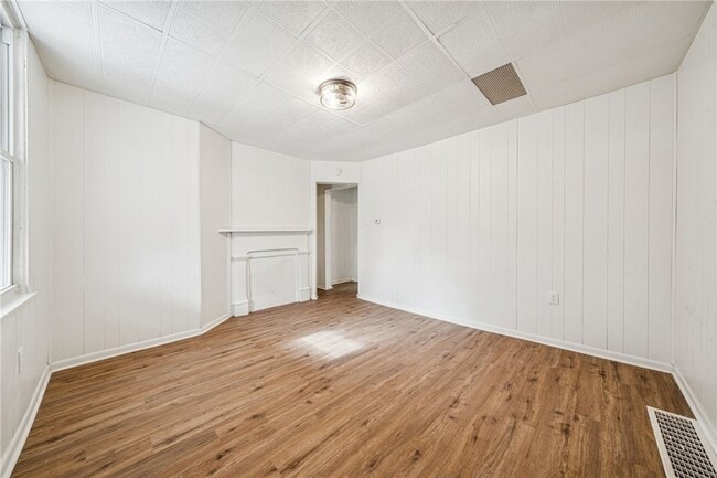 Building Photo - 3226 Richardson Ave