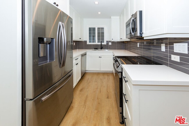 Building Photo - 610 Orlando Ave