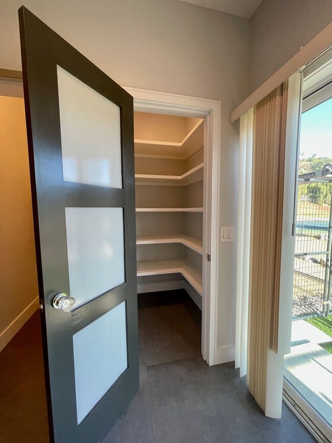 Building Photo - Gorgeous Home In Blossom Valley Home with ...