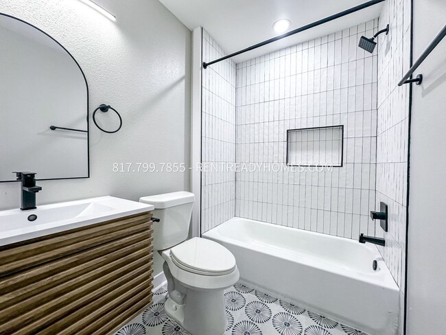 Building Photo - 6663 Myrtle St