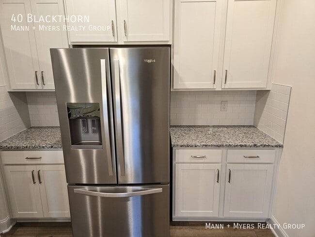 Building Photo - 40 Blackthorn-