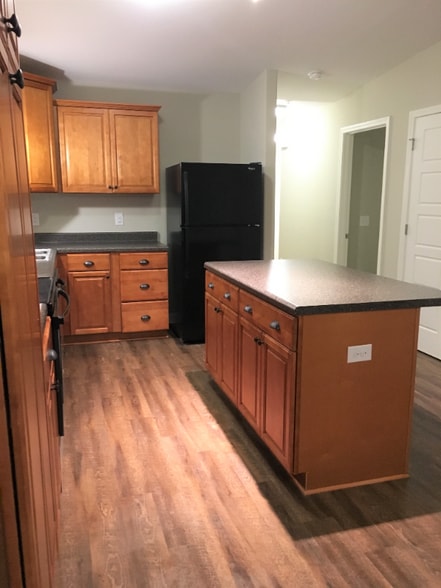 Primary Photo - 4664 Crossing Ct