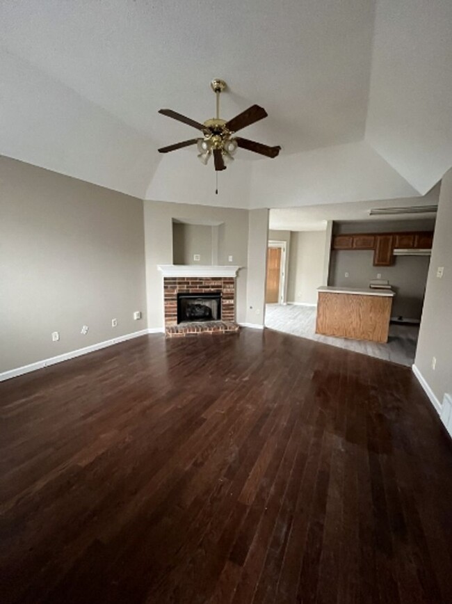 Building Photo - Charming 3-Bedroom Home in Memphis-Comfort...