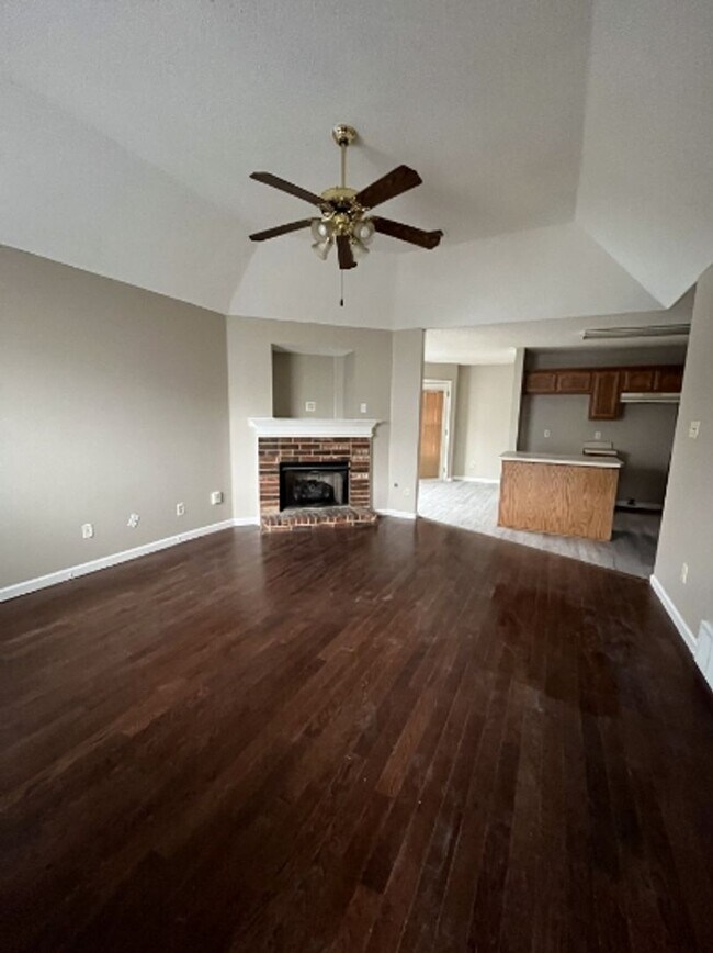 Building Photo - Charming 3-Bedroom Home in Memphis – Styli...
