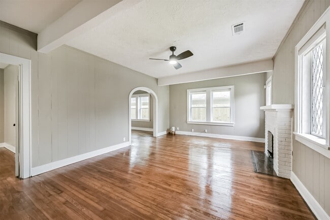 Building Photo - 2606 Oakdale St