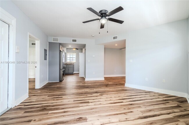 Building Photo - 2383 Flamingo Dr