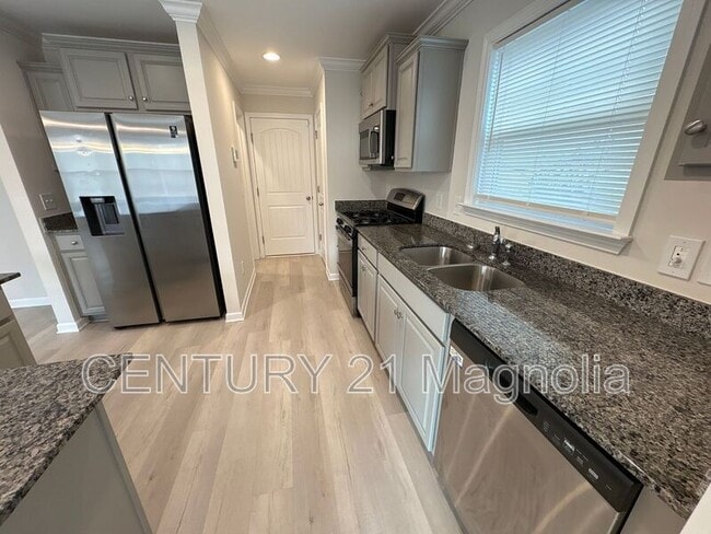 Building Photo - 815 Delta Ln