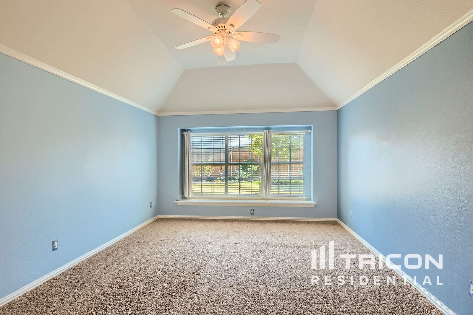 Building Photo - 6018 Holly Crest Ln