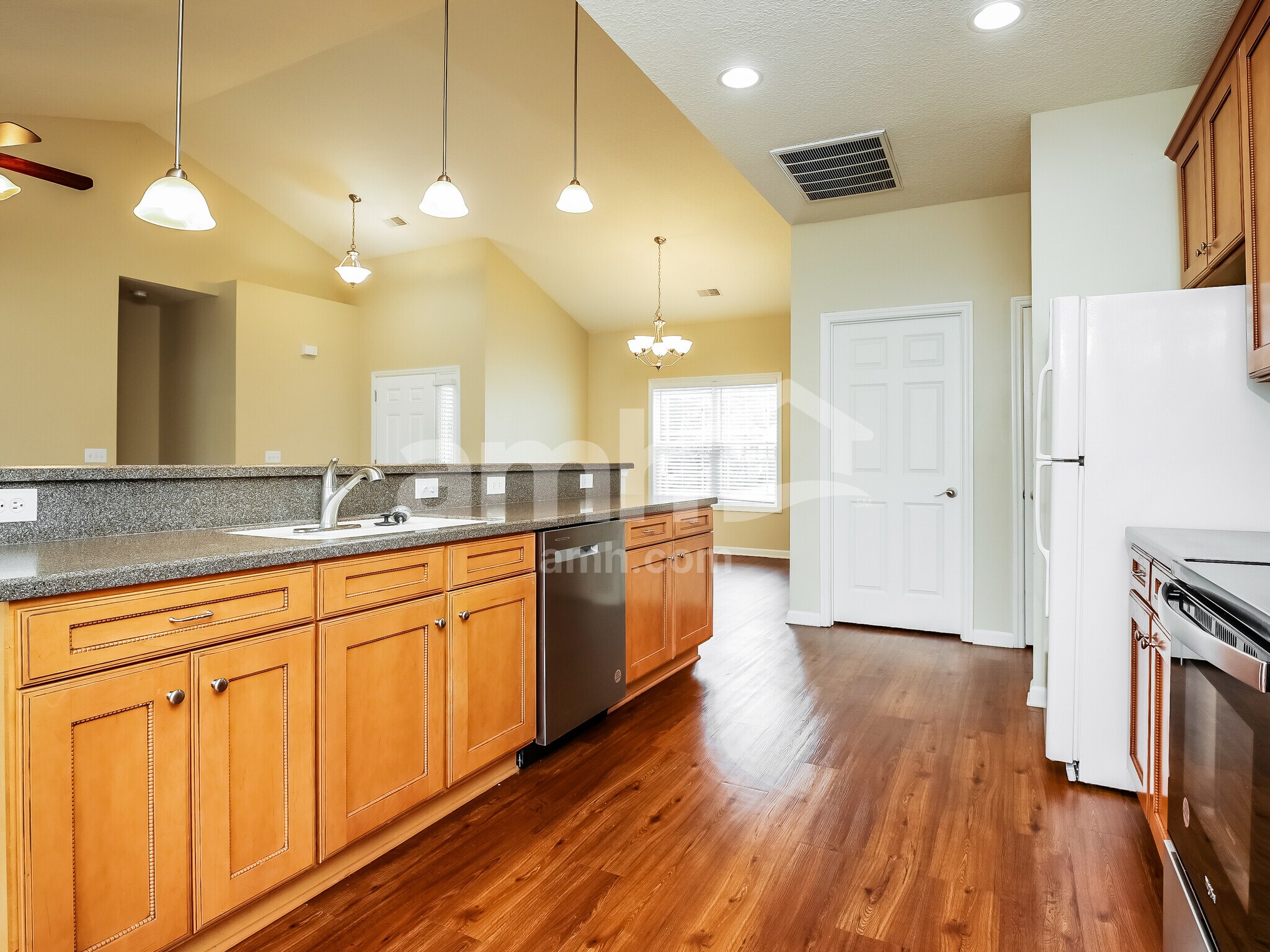 Building Photo - 7 Wyndham Dr