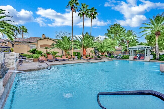 Building Photo - Experience Las Vegas in style and comfort with this beautiful first-floor 3-bedroom condo