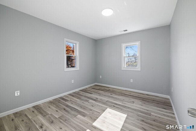 Building Photo - 273 High Ridge Dr