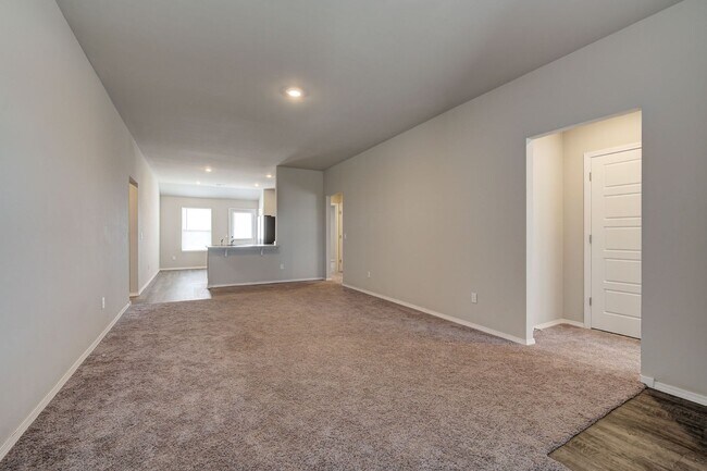 Building Photo - *** $250 MOVE-IN SPECIAL  *** Charming 4-Bed 2-Bath Home in Stillwater! *** $250 MOVE-IN SPECIAL ...