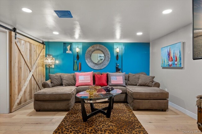 Building Photo - 525 S Harbor Rd