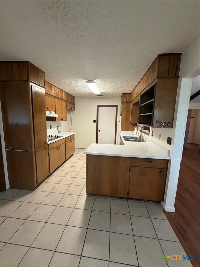 Building Photo - 1727 Redwood St