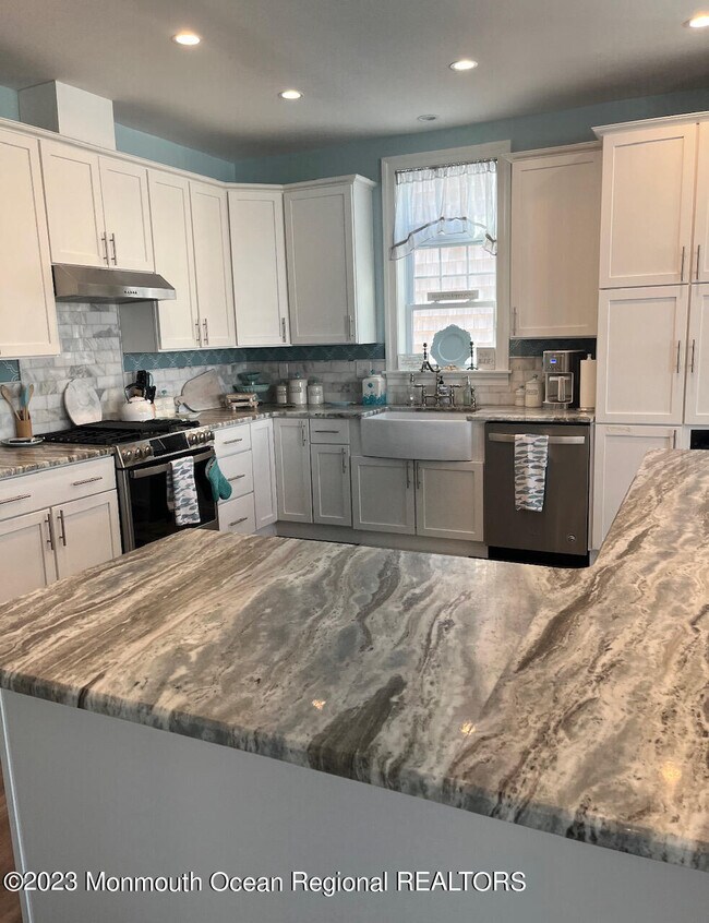 Building Photo - 36 1st Ave