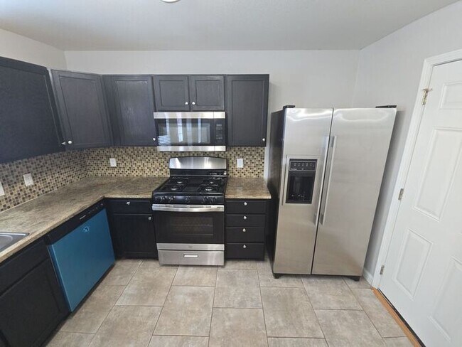 Building Photo - Cozy 3BR Home with Attached 2-Car Garage!!