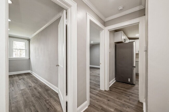 Building Photo - 545 Skokie Ave